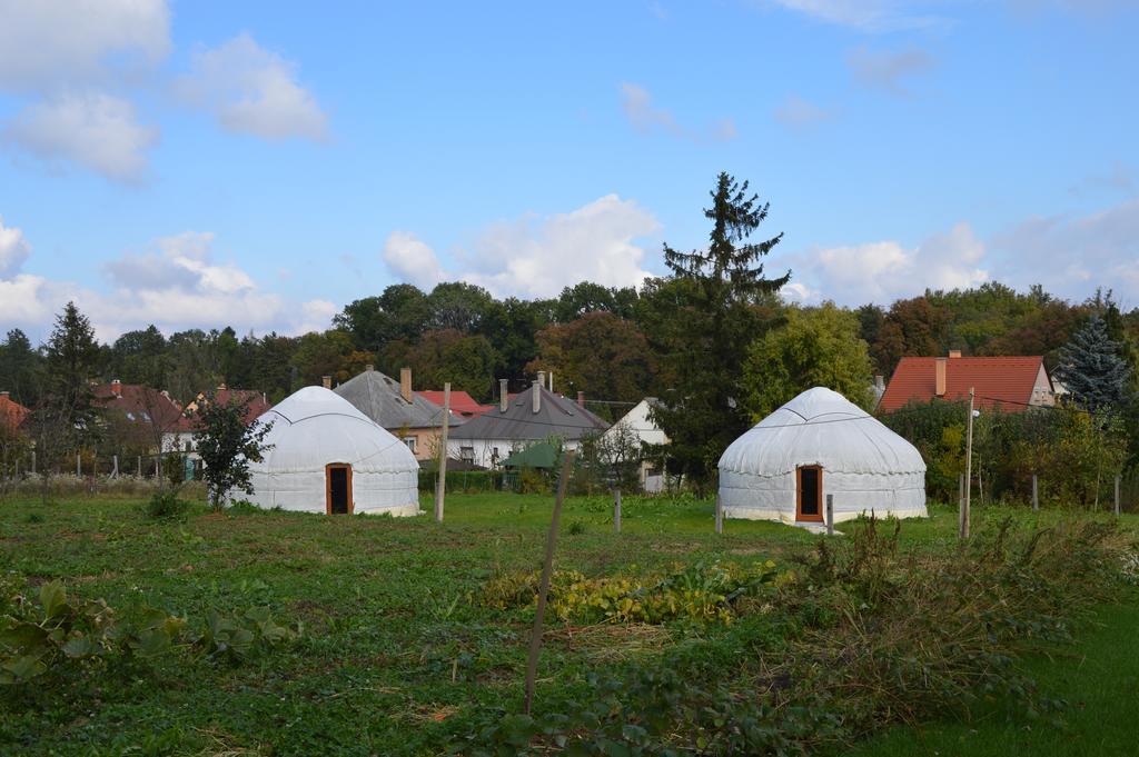 Bagolyvár Fogadó- Újfalusy Márton Vendégház Zirc Exterior foto