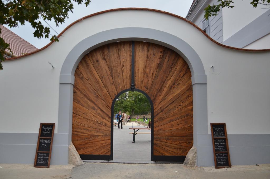 Bagolyvár Fogadó- Újfalusy Márton Vendégház Zirc Exterior foto