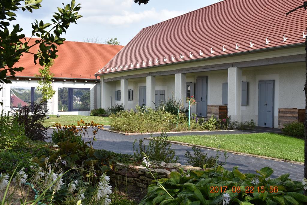 Bagolyvár Fogadó- Újfalusy Márton Vendégház Zirc Exterior foto